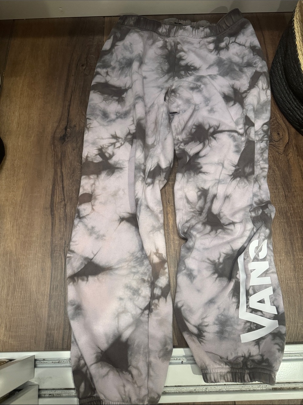Vans Woman’s Tie-Dye in Gray and light faded Purple